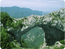 The complex geological history has made particular  mountains as the natural arch of  Monte Forato.